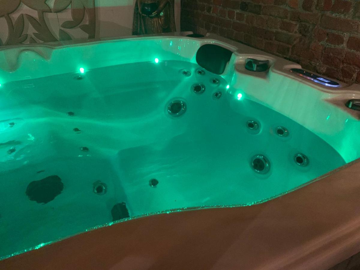 Nice And Cosy Place With Jacuzzi And Sauna To Relax In The Centre Of Antwerp Exterior photo